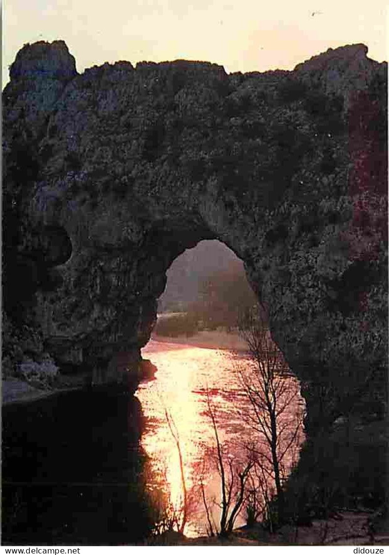 07 - Ardèche - Gorges De L'Ardèche - Le Pont D'Arc - Coucher De Soleil - CPM - Voir Scans Recto-Verso - Vallon Pont D'Arc