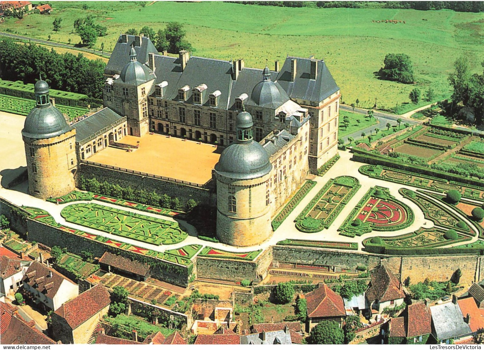 FRANCE - Hautefort - Le Château - Vue Aérienne - Carte Postale - Hautefort
