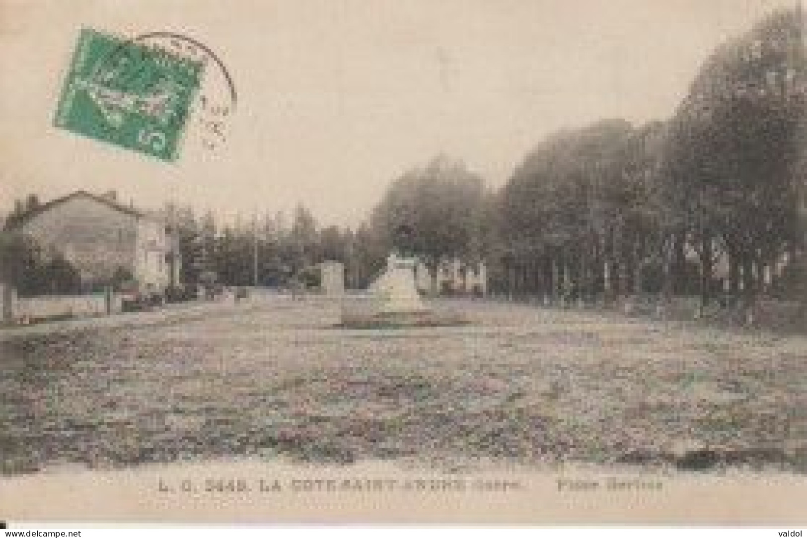 LA COTE-SAINT-ANDRE : Place Berlioz. - La Côte-Saint-André