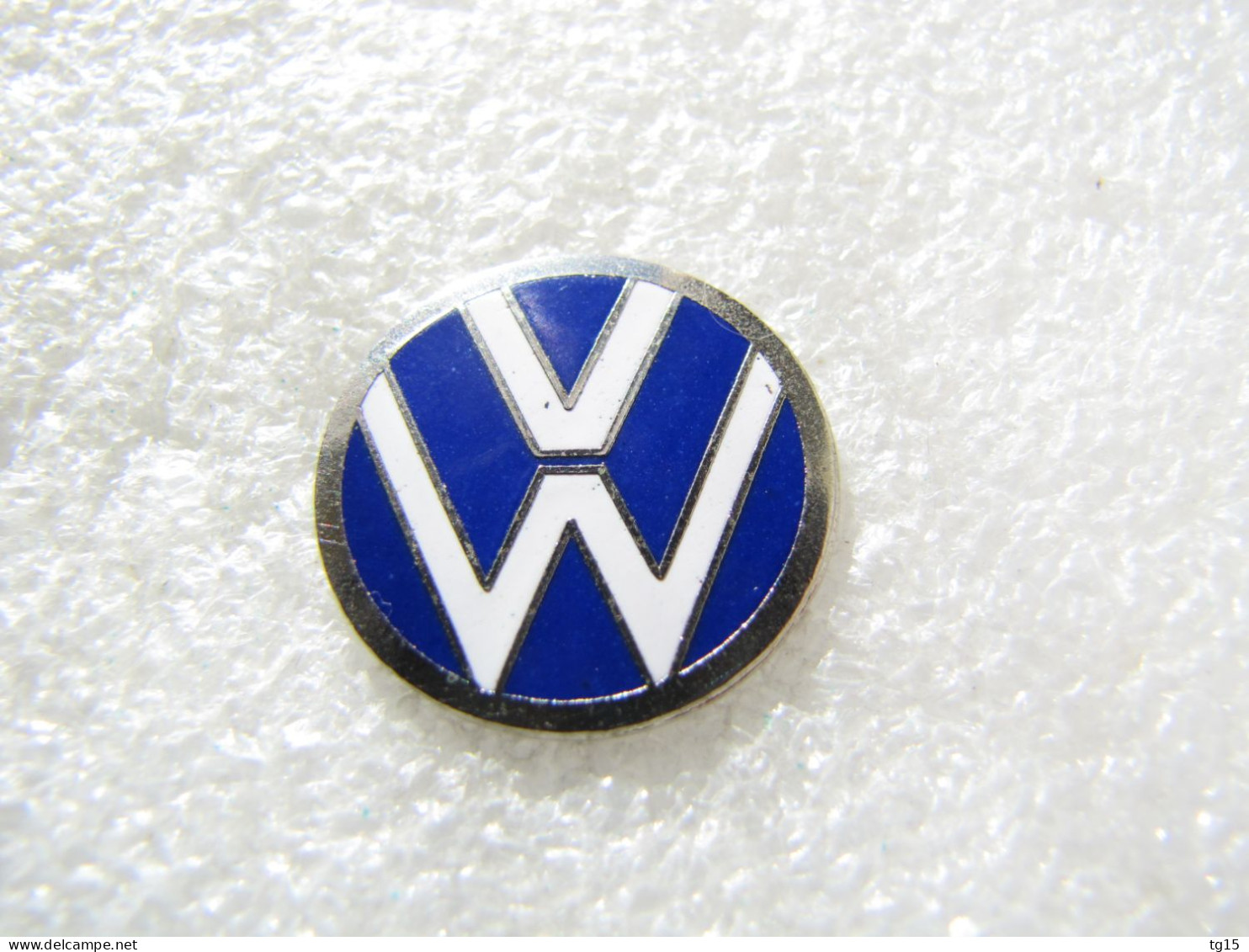 TOP PIN'S    LOGO  VOLKSWAGEN   Ø  22 Mm  Email Grand Feu - Volkswagen