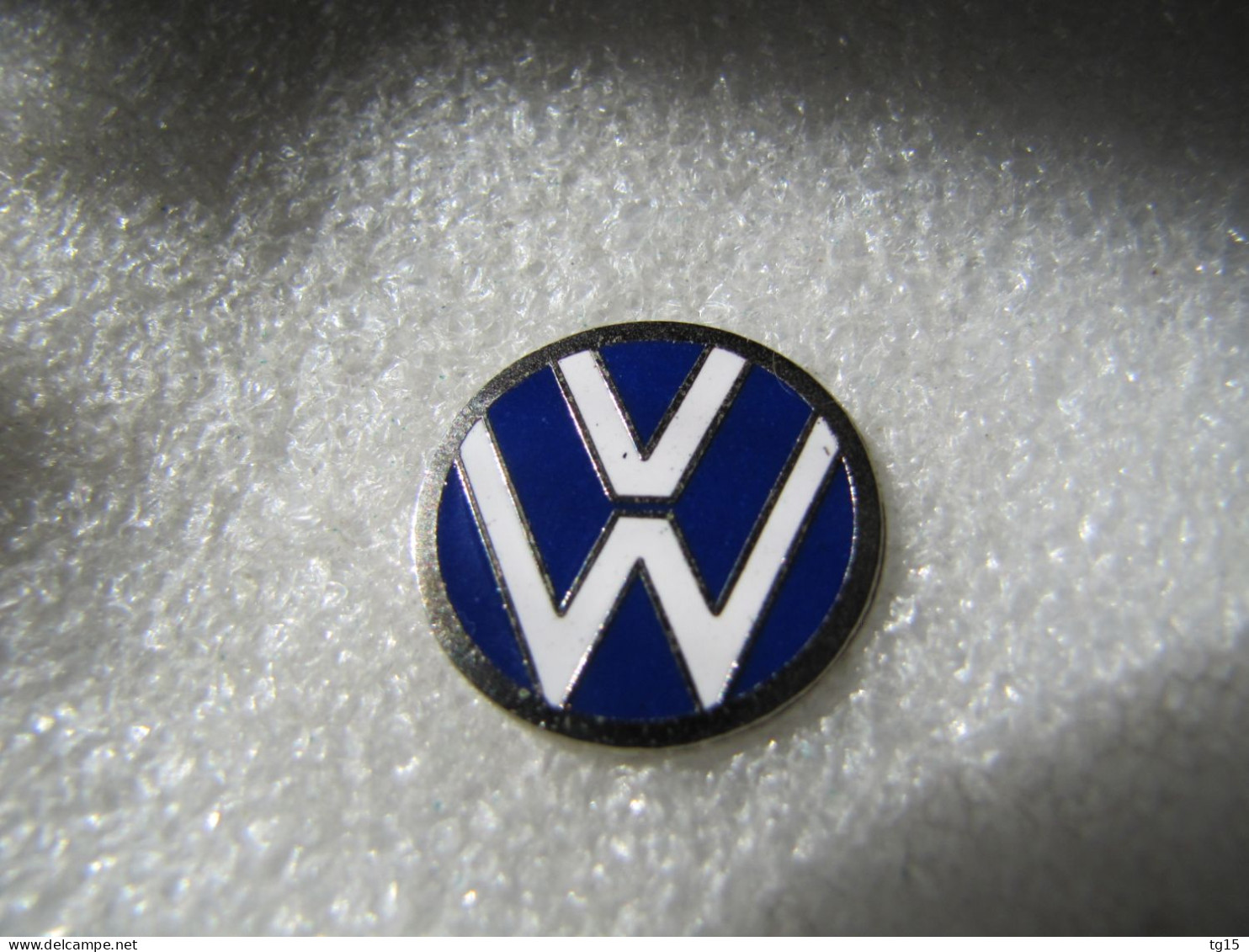 TOP PIN'S    LOGO  VOLKSWAGEN   Ø  22 Mm  Email Grand Feu - Volkswagen