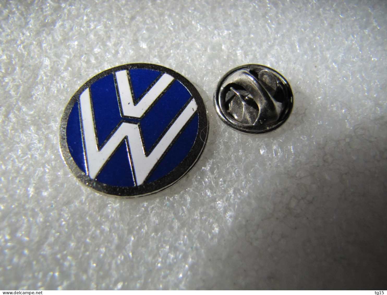 TOP PIN'S    LOGO  VOLKSWAGEN   Ø  22 Mm  Email Grand Feu - Volkswagen