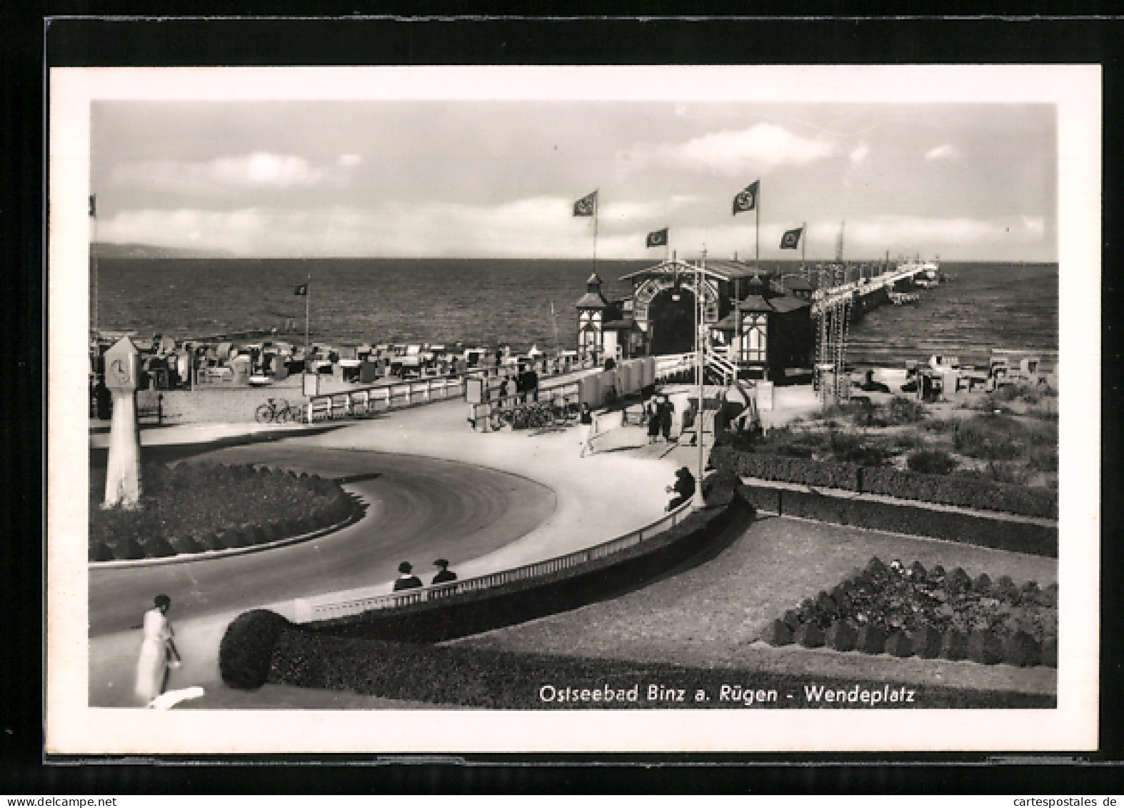 AK Binz A. Rügen, Ostseebad, Wendeplatz Und Strandhalle Mit N  - Rügen