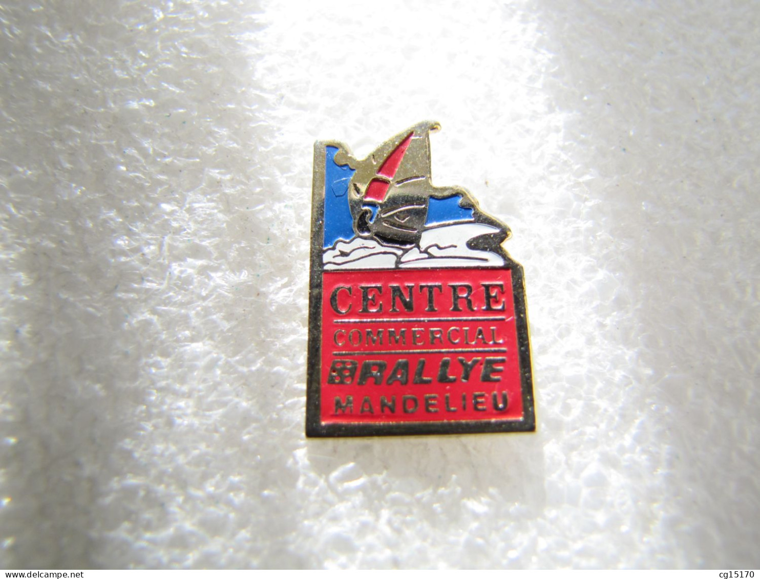 PIN'S   RALLYE  MANDELIEU    BATEAU - Bateaux