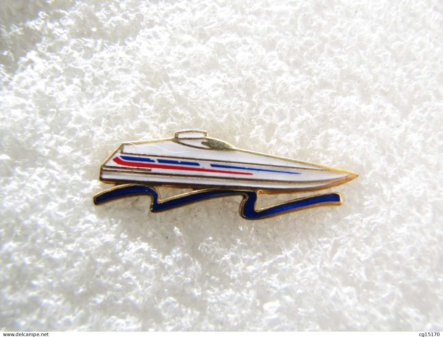 PIN'S       BATEAU  EMAIL GRAND FEU - Bateaux