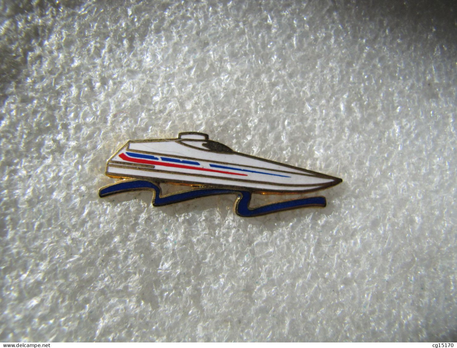 PIN'S       BATEAU  EMAIL GRAND FEU - Bateaux