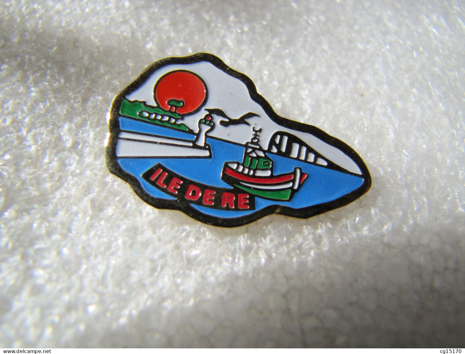 PIN'S       BATEAU   ILE DE RÉ - Barcos