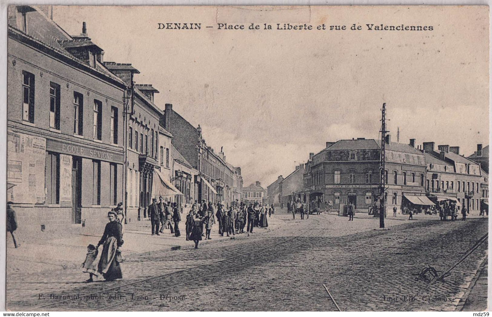 Denain 59, CPA Circulée, Place Dela Liberté Et Rue De Valenciennes, Très Bon état - Denain