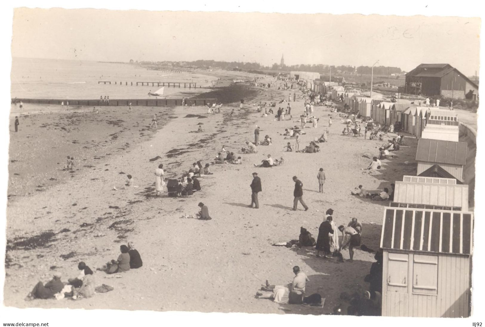 CPSM PF 14 - COURSEULLES Sur Mer (Calvados) - Vue Panoramique De La Plage - Peu Courante - Courseulles-sur-Mer