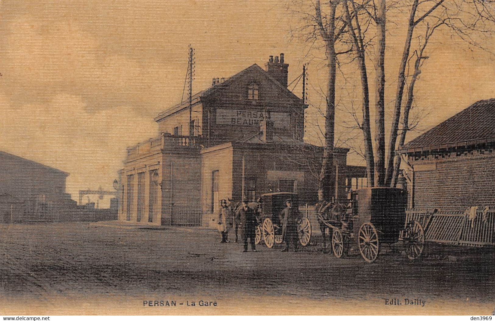 PERSAN (Val-d'Oise) - La Gare - Calèches - Toilée Couleurs - Ecrit 1915 (2 Scans) Trabet, 3 Rue Molière à Billancourt - Persan