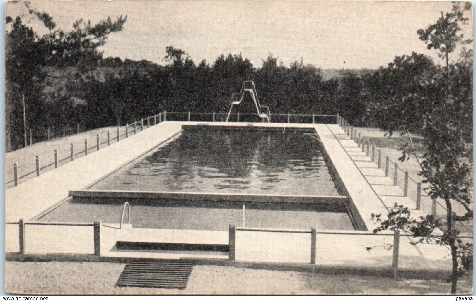 91 MEREVILLE - Piscine - Les Plongeoirs  - Mereville