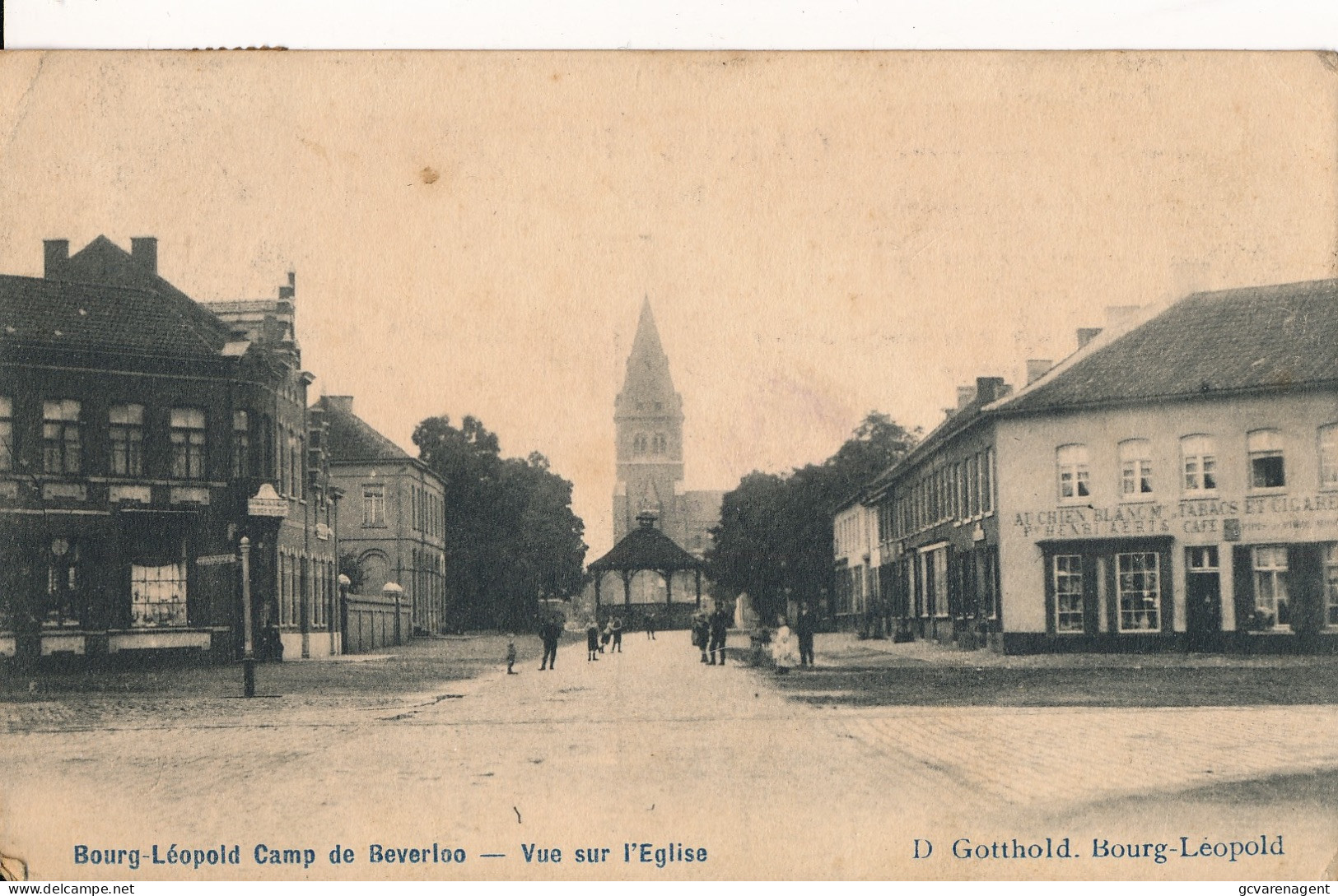 CAMP DE BEVERLOO   VUE SUR L'EGLISE      2 SCANS - Leopoldsburg (Camp De Beverloo)