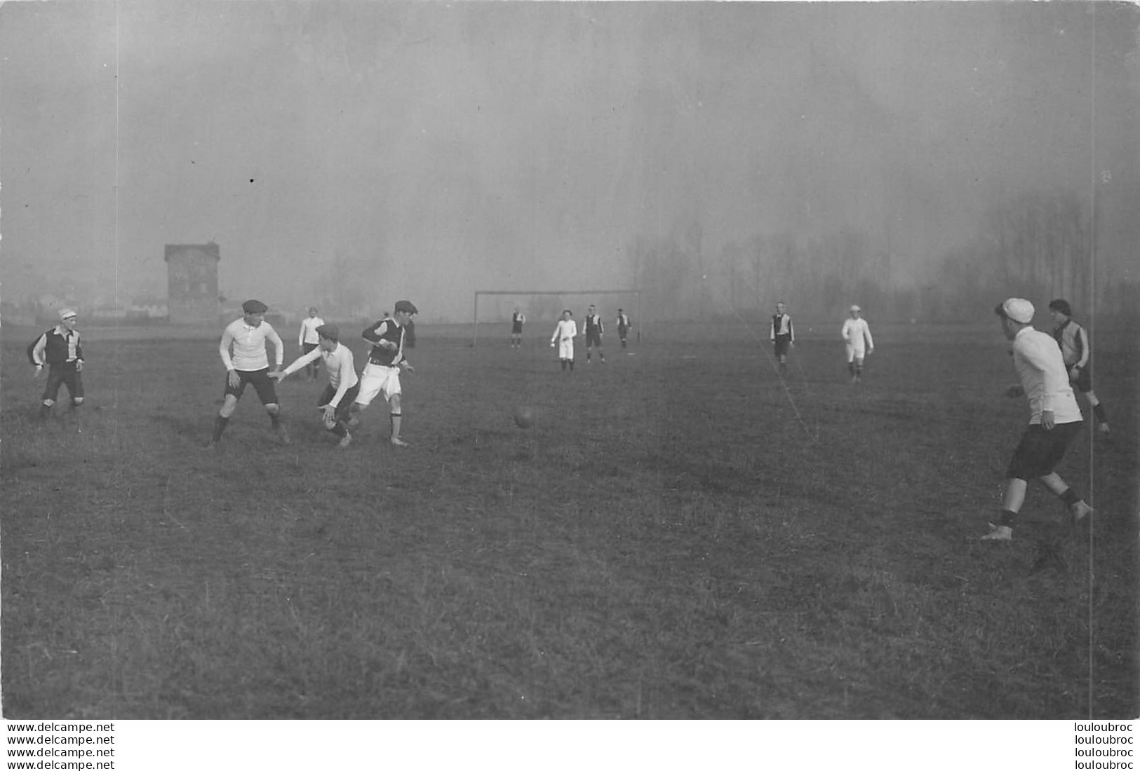 CARTE PHOTO PARTIE DE FOOTBALL COLLEGE DE SEZANNE CONTRE CHATEAU THIERRY - Sezanne