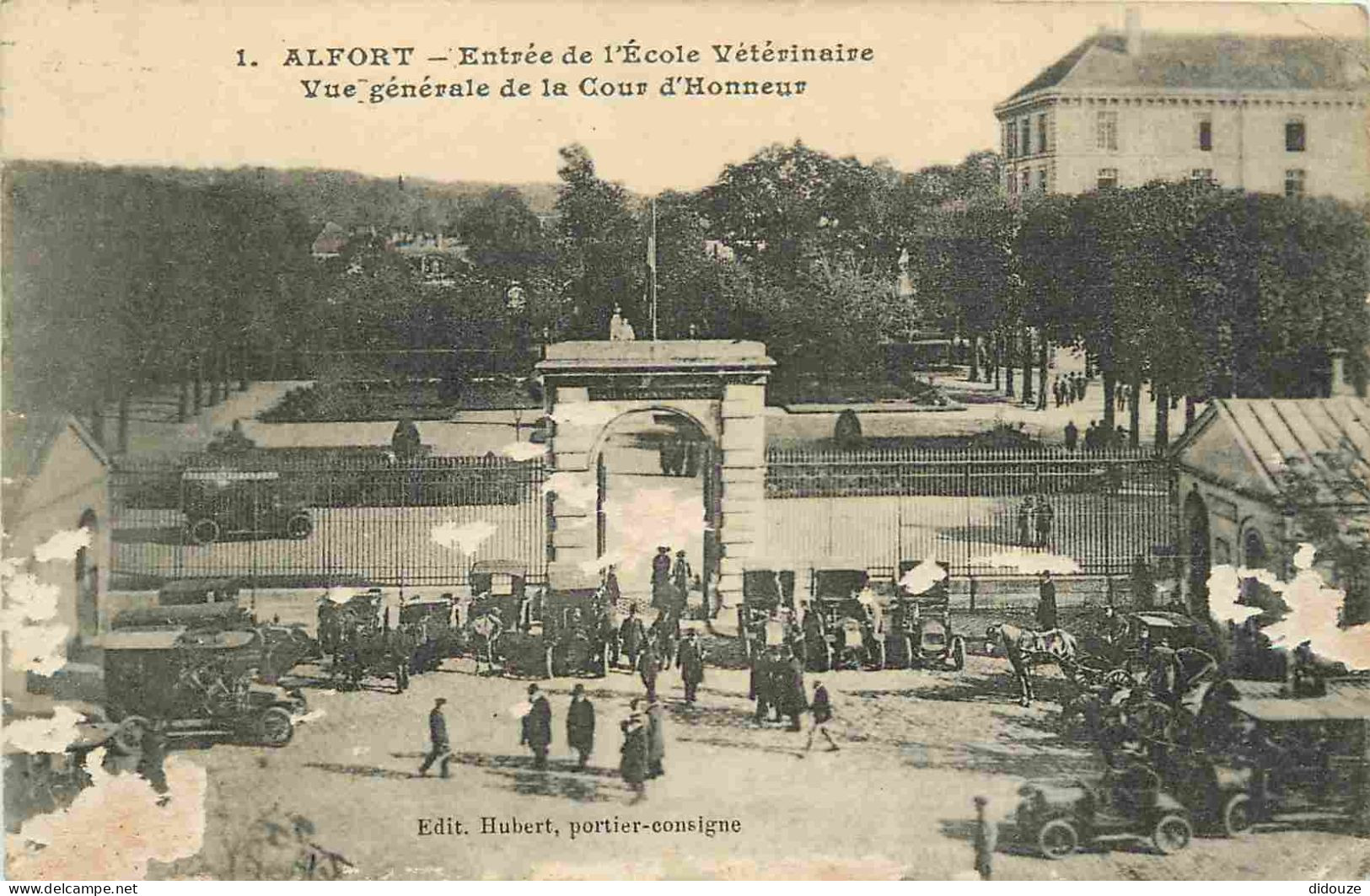 94 - Maisons Alfort - Entrée De L'École Vétérinaire - Vue Générale De La Cour D'Honneur - Animée - CPA - Oblitération Ro - Maisons Alfort