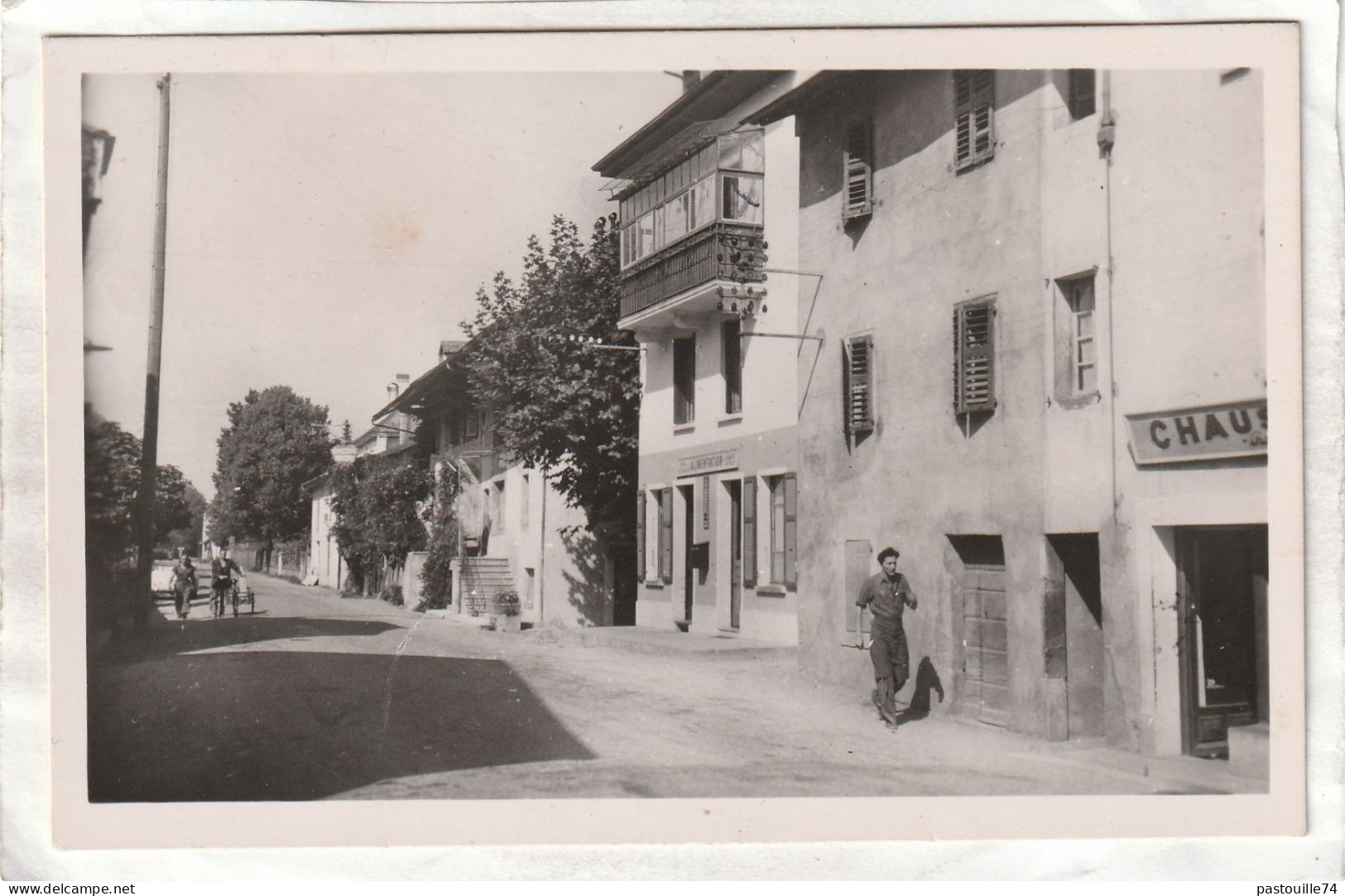 CPSM :  14 X 9  - LUGRIN-TOURRONDE  -  La Rue Principale Reliant Evian-Saint-Gingolph - Lugrin