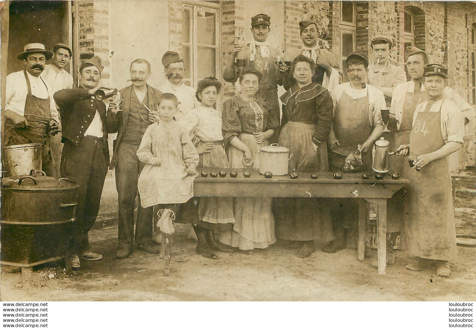 CARTE PHOTO GROUPE DE  PERSONNES - Te Identificeren