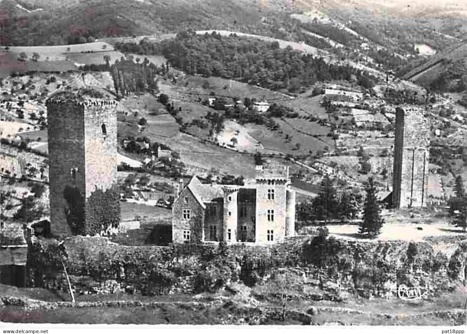 BON Lot de 40 cartes de CHATEAUX de VILLAGES (FRANCE 12 CPA + 5 CPSM PF + 23 CPSM GF dont 20 CPSM dentelées noir/blanc)