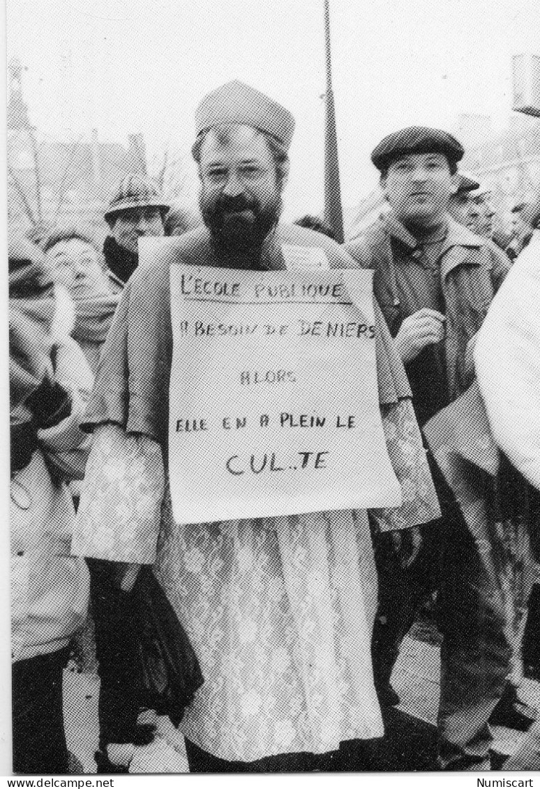 Ecoles Manifestation Animée Pour Ecole Publique Manif Photo Francisco Laino - Scuole