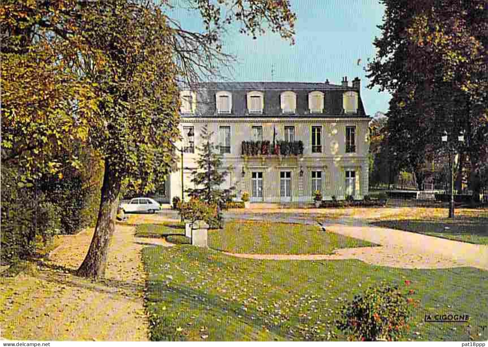 Lot de 45 cartes de MAIRIE - HOTEL DE VILLE (Villes et Villages) FRANCE : 10 CPA + 5 CPSM PF + 30 CPSM-CPM (1960-90's)