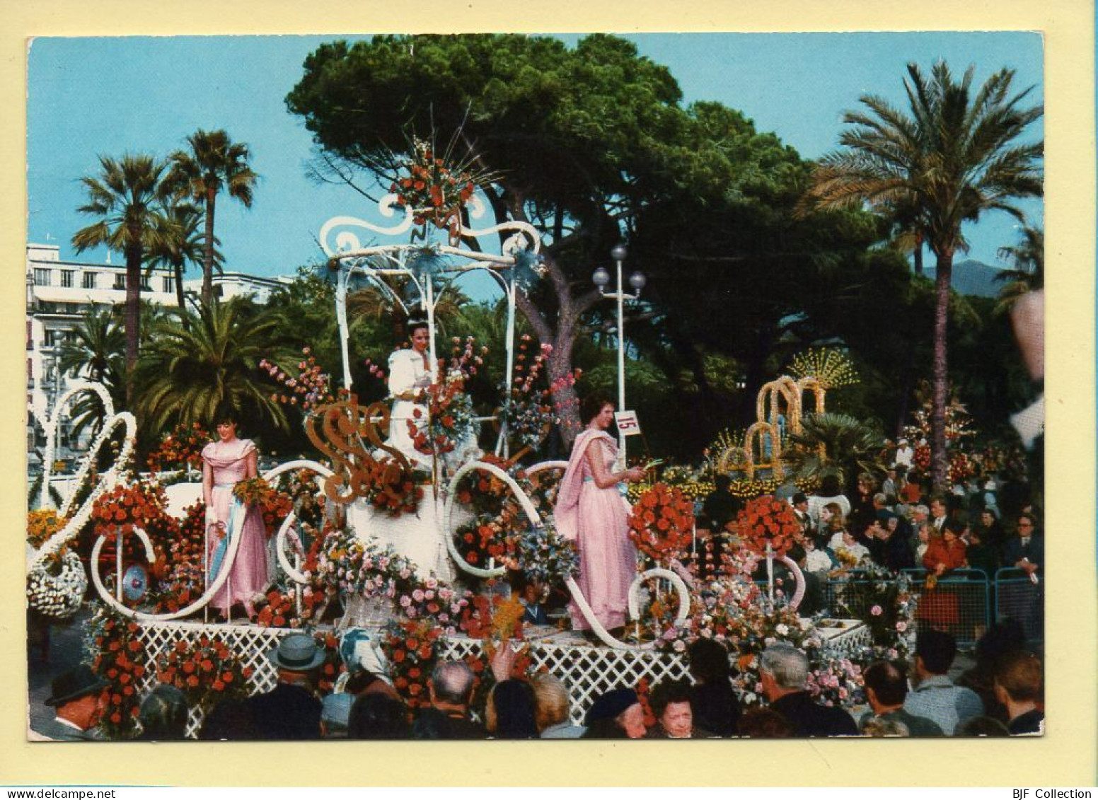 Carnaval : Carnaval De NICE – Bataille De Fleurs Sur La Promenade Des Anglais (animée) (voir Scan Recto/verso) - Carnival
