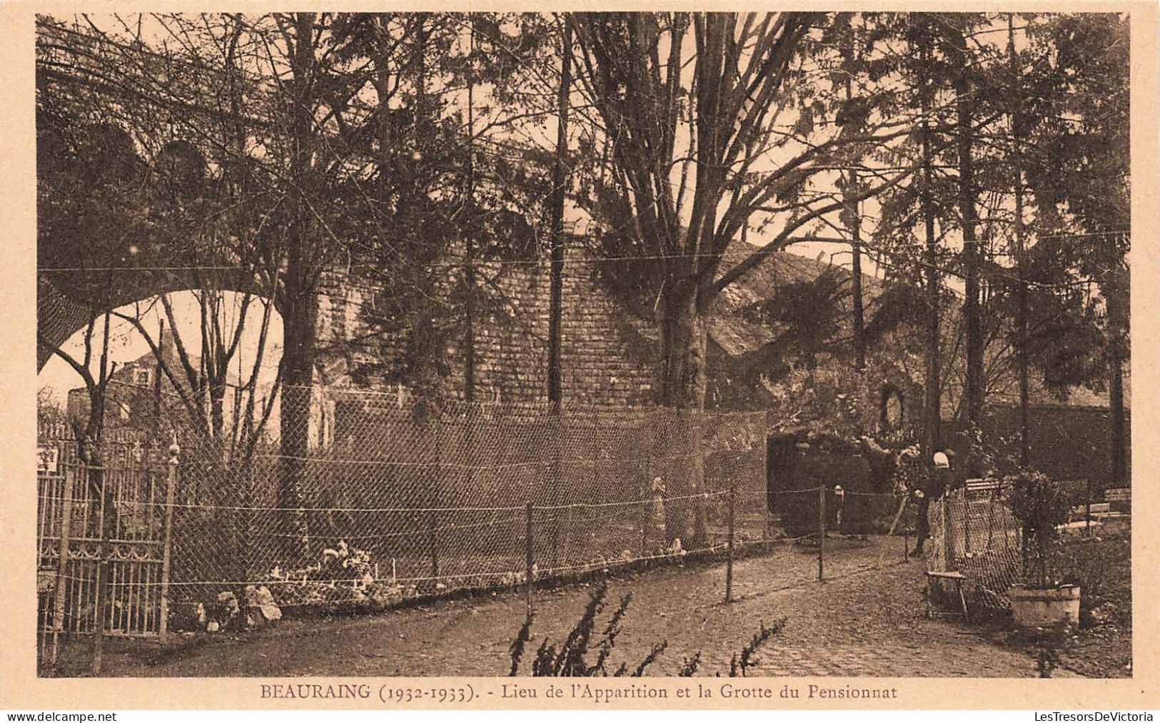 BELGIQUE - Beauraing - Lieu De L'apparition Et La Grotte Du Pensionnat - Animé  - Carte Postale Ancienne - Beauraing