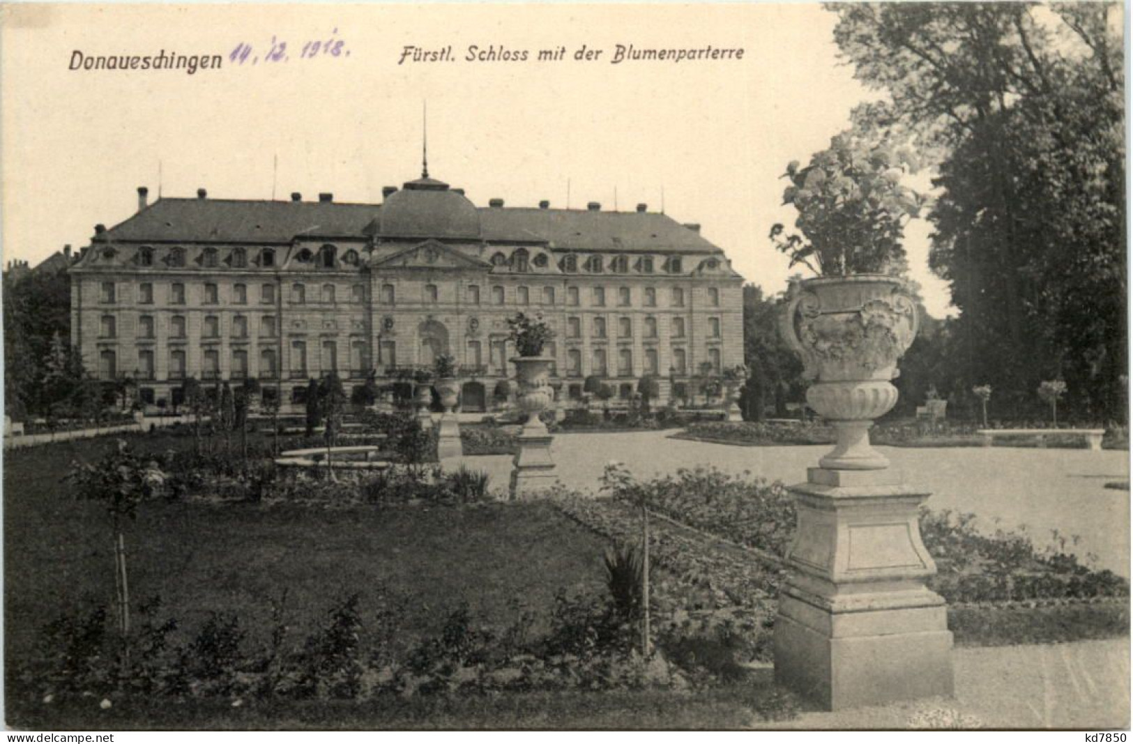 Donaueschingen, Fürstl. Schloss Mit Der Blumenparterre - Donaueschingen