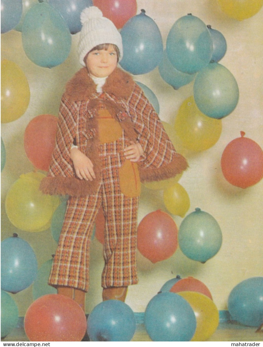 Soviet Fashion Card With The Pattern On The Backside - Little Girl In A Coat Trousers Set - Printed 1979 - Ca. 18x14 Cm - Unclassified