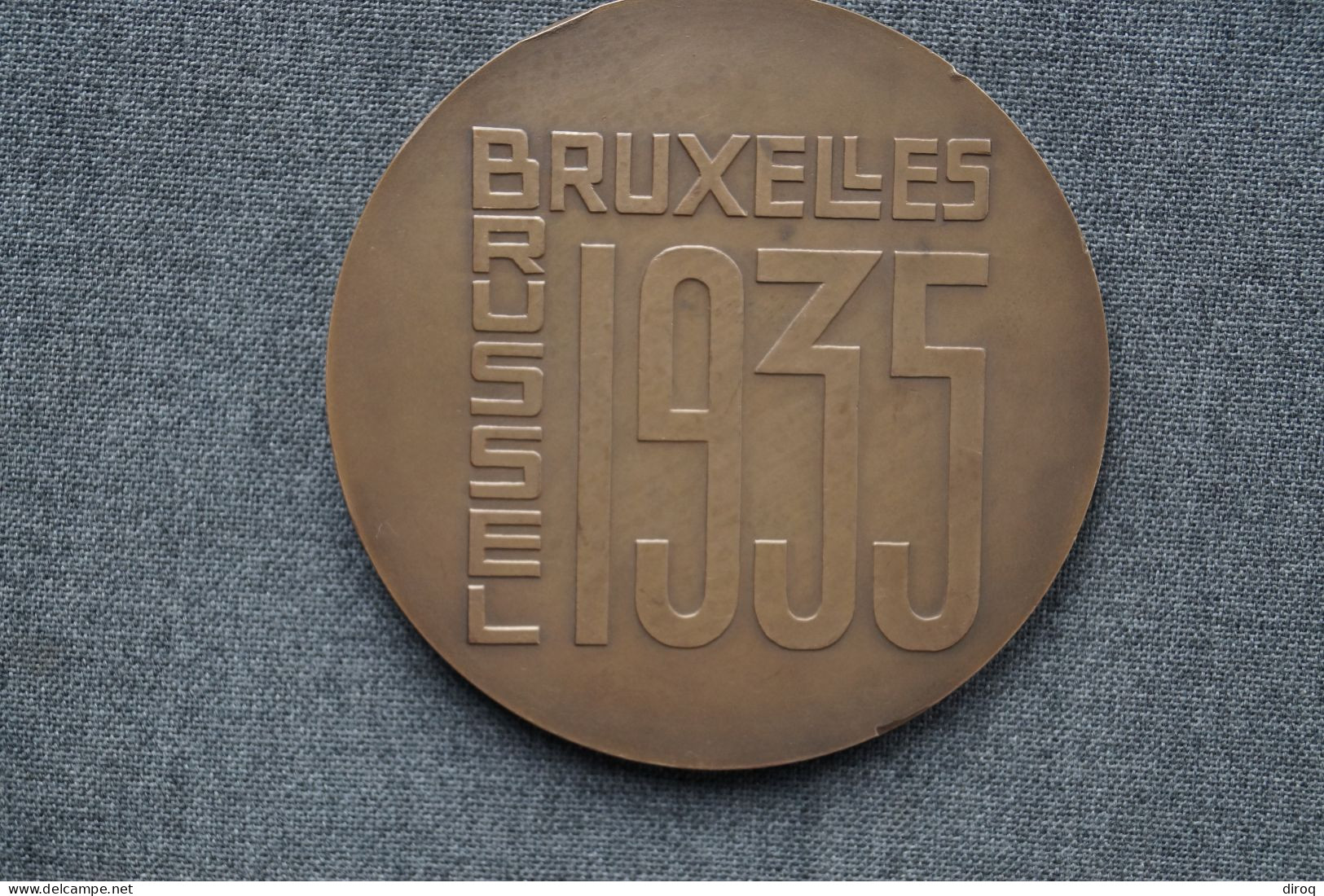 Médaille Bronze  Couple Royale,signé RAV,Bruxelles 1935, 80 Mm De Diamètre - Bronzes
