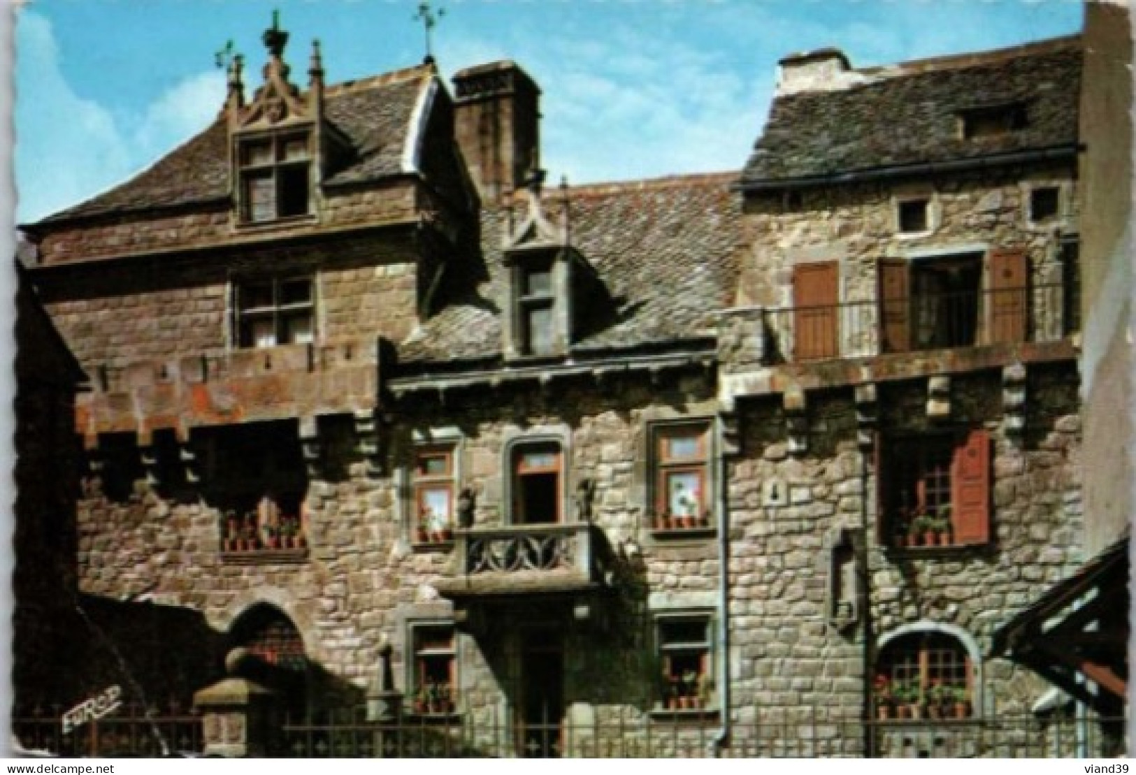 BESSE EN CHANDESSE. -  Vieille Maison ( Hôtel De La Providence ). -  Cachet Poste 1967. - Besse Et Saint Anastaise