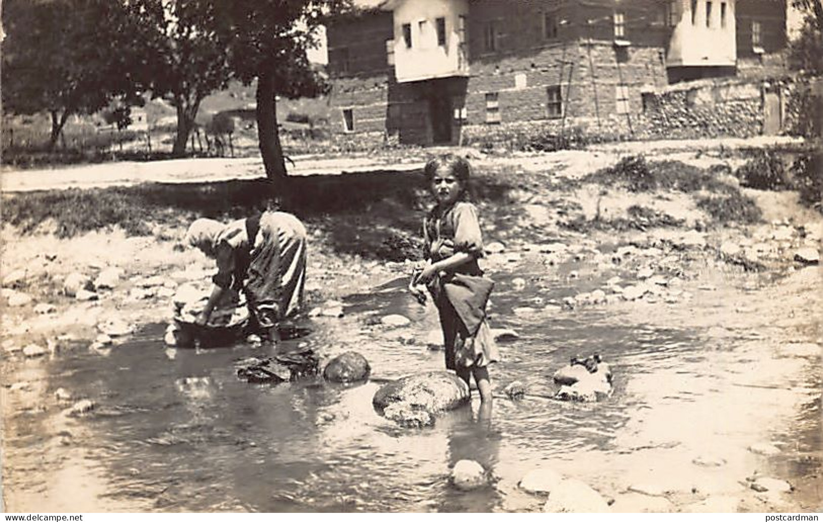 Albania - Near Pogradec - Young Albanian Washerwomen - REAL PHOTO August 1918 - Publ. Unknown  - Albanië