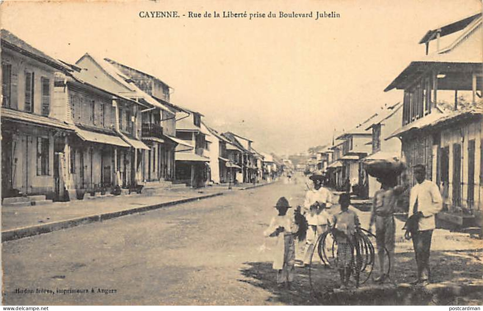 CAYENNE - Rue De La Liberté Prise Du Boulevard Jubelin - Ed. Hudon. - Cayenne