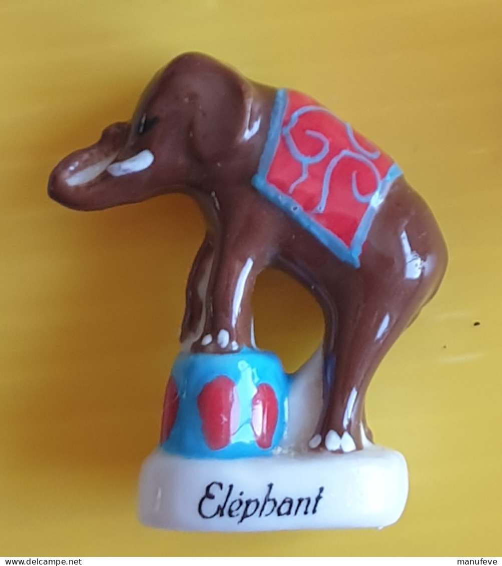 Fève  - Les Rois De La Piste - Eléphant -  Cirque - Animali