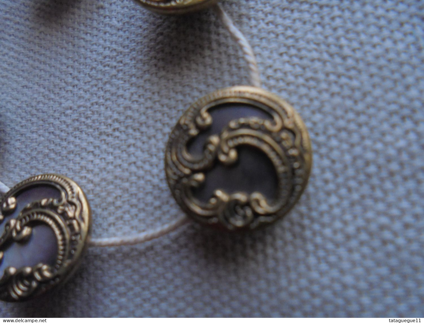 Ancien - 5 Boutons Laiton Volutes Chantournées Et Nacre 1,5 Mm Art Nouveau - Buttons