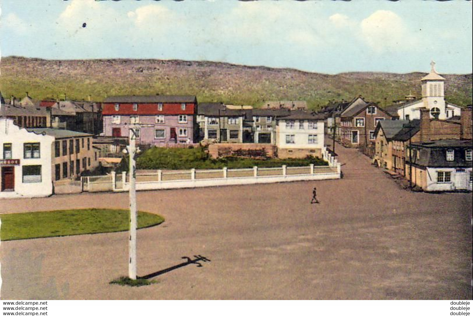 SAINT PIERRE ET MIQUELON  Place Général De Gaulle - Saint-Pierre Und Miquelon