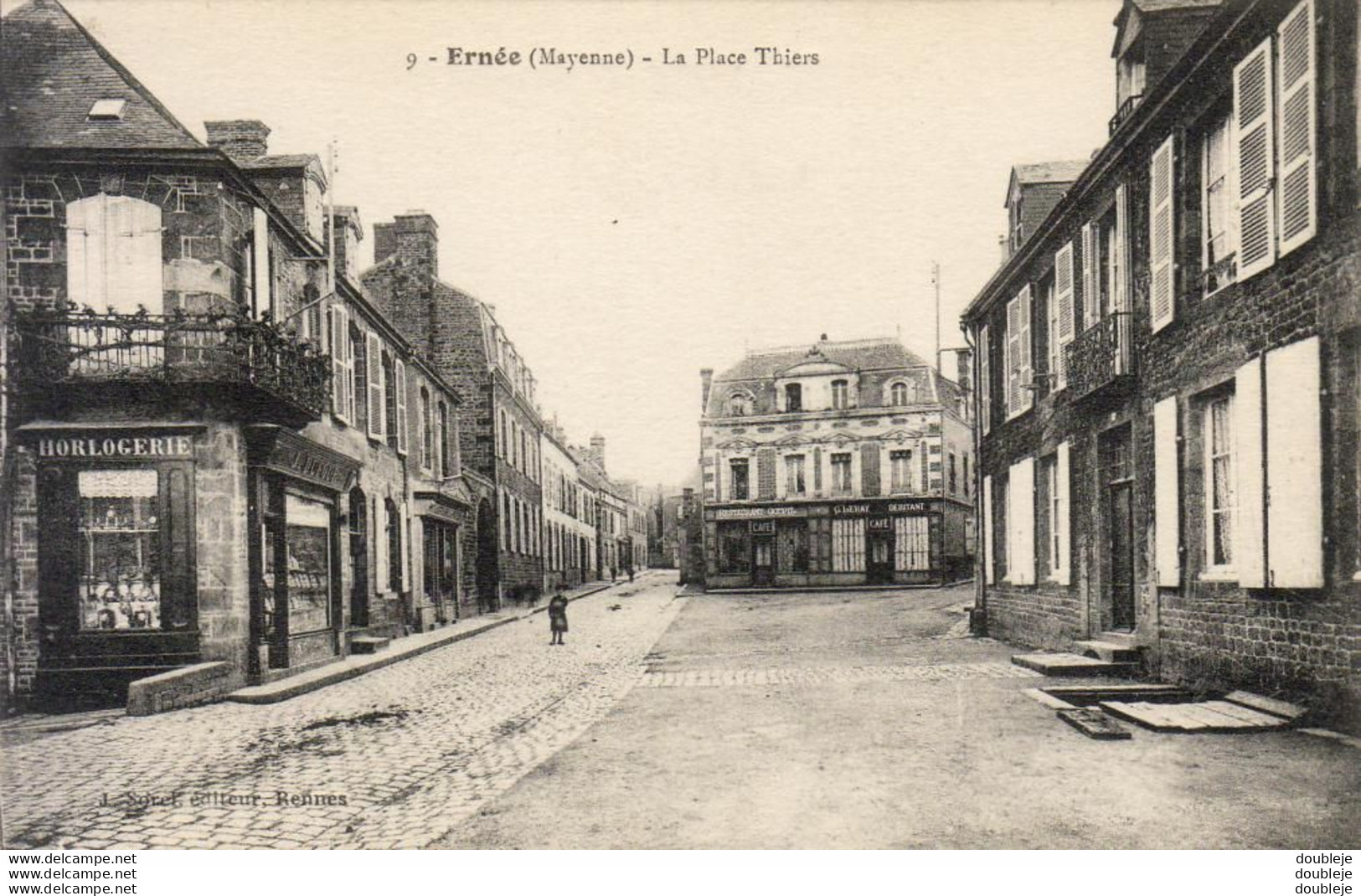 D53 ERNÉE La Place Thiers - Ernee