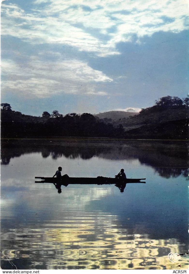 Republique Du GABON FRANCEVILLE Lever De Soleil Sur Le Lac MAMVOUMBOU Lac Des Hippopotames 26(scan Recto-verso) MA211 - Gabon