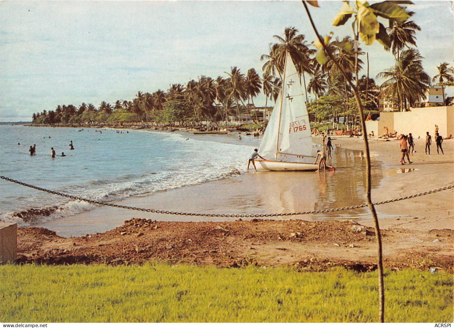 Republique Du GABON LIBREVILLE Plage Pres De L Hotel Dialogue Carte Vierge Non Circlé 15(scan Recto-verso) MA210 - Gabun