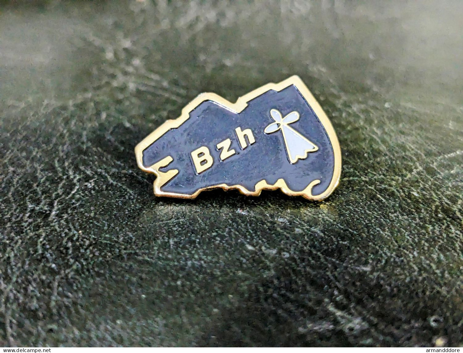 J Pins Pin's Bretagne Bzh Breizh Breton Hermine Lapel Pin Badge Croix - Cities