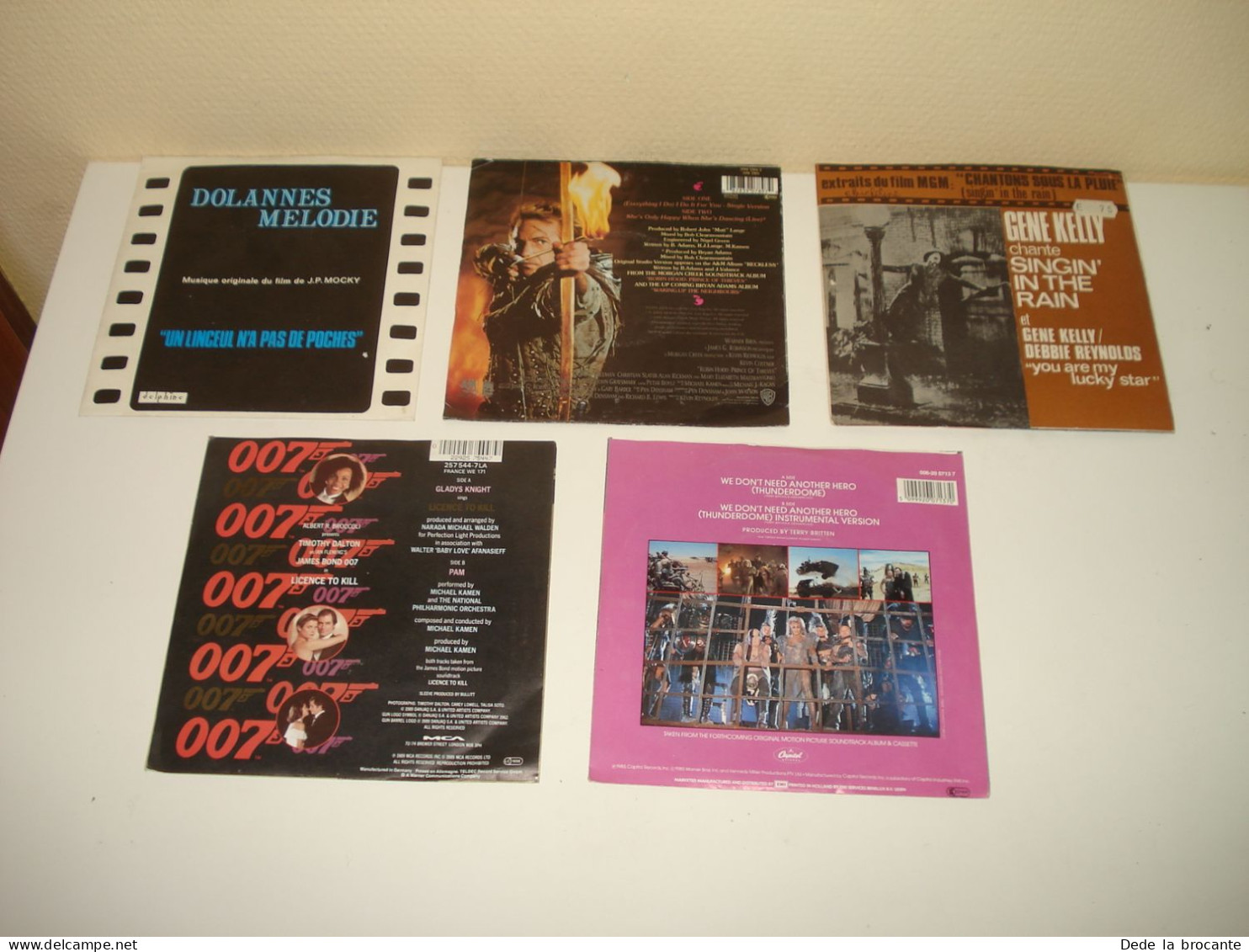 B15/ 5 Vinyles  SP - 7" - Musique Film - James Bond - Tina Turner - Madmax ETC.. - Musica Di Film