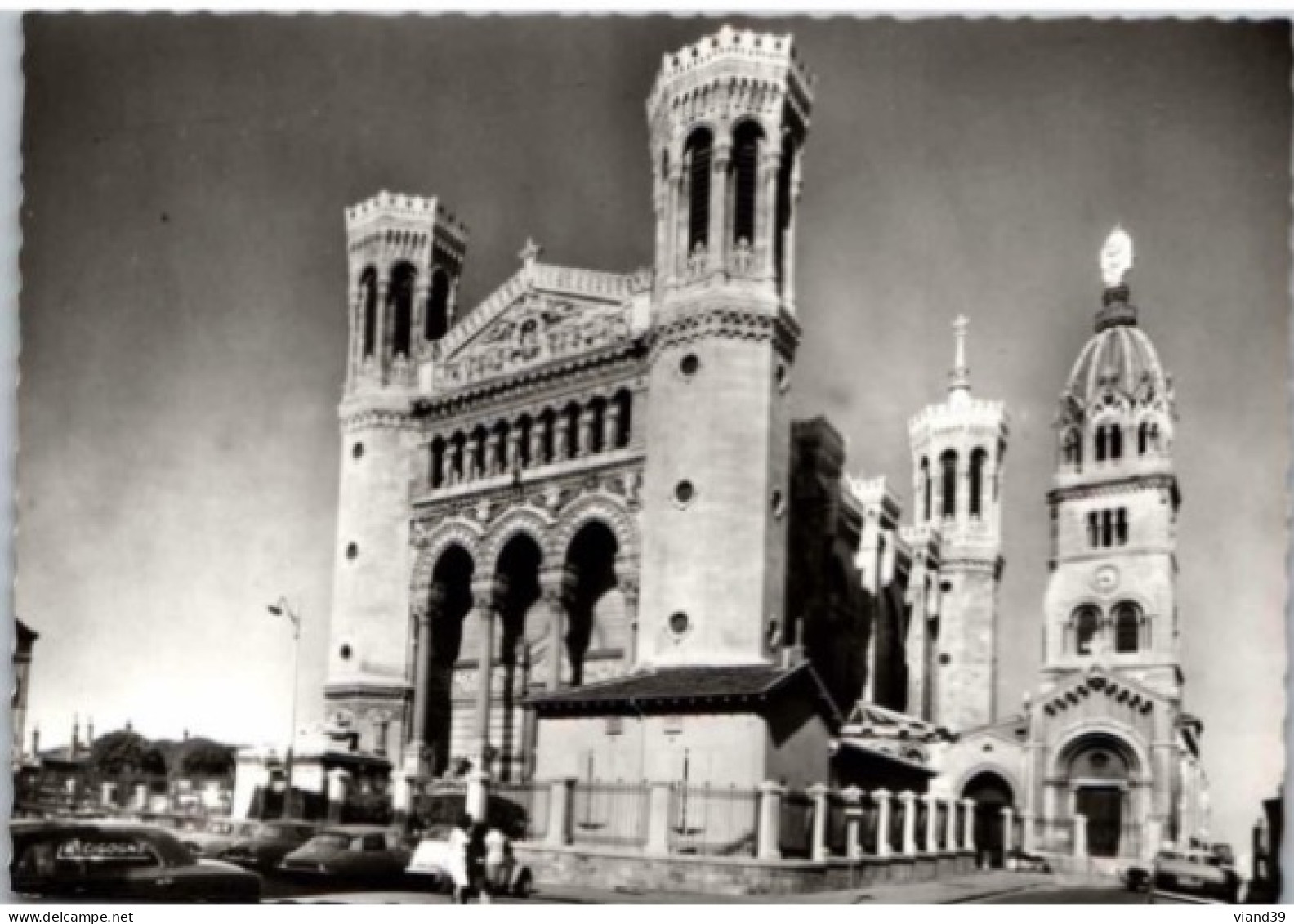 LYON. -  Basilique De Fourvière, à Droite L'ancienne Chapelle. . Non écrite. - Lyon 5