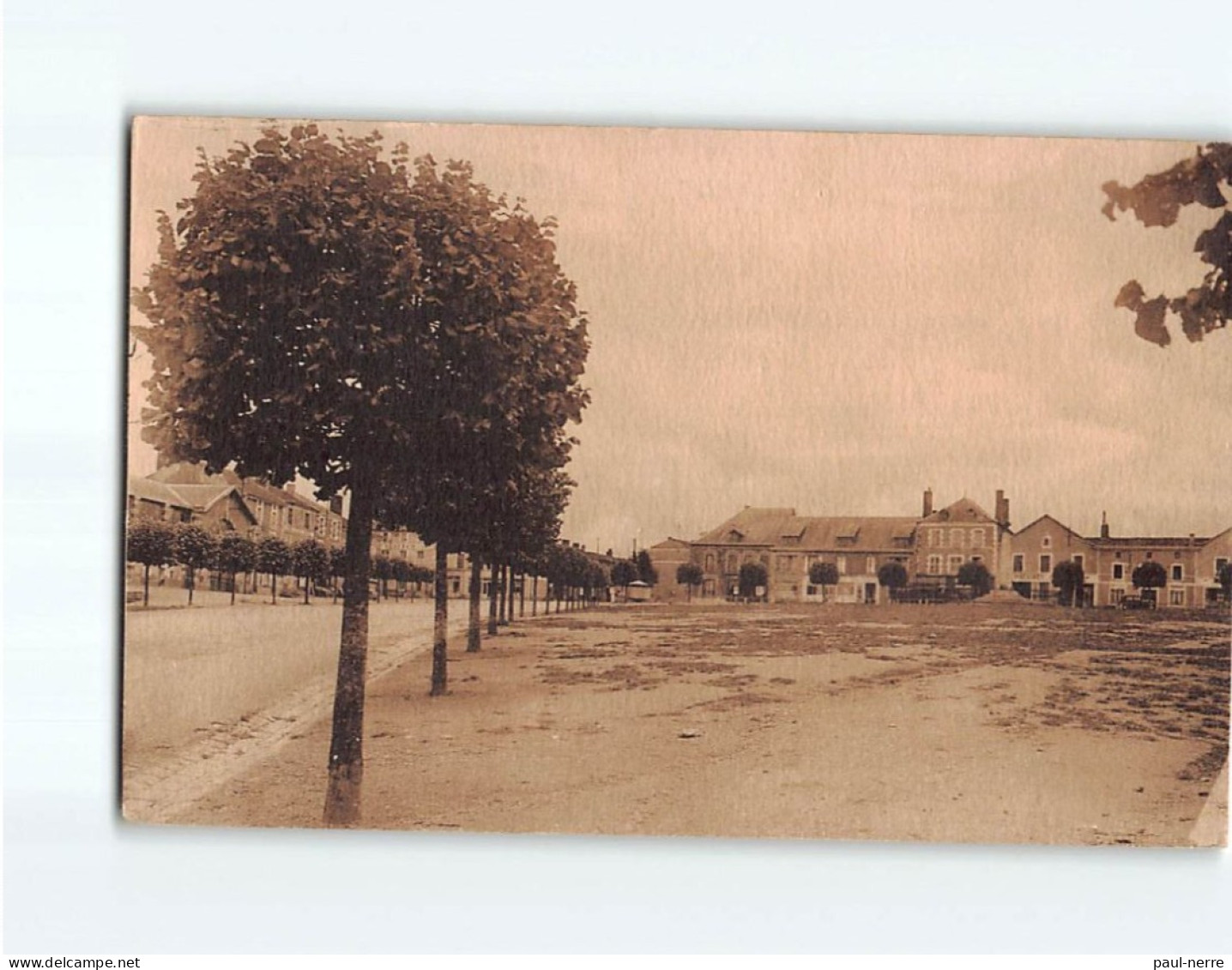 L'ABSIE : La Place Du Champ De Foire - Très Bon état - L'Absie