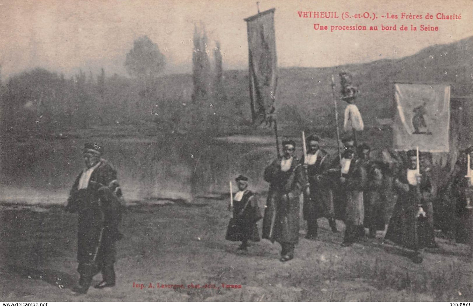 VETHEUIL (Val-d'Oise) - Les Frères De La Charité, Une Procession Au Bord De La Seine, Pompes Funèbres A. Visse (2 Scans) - Vetheuil