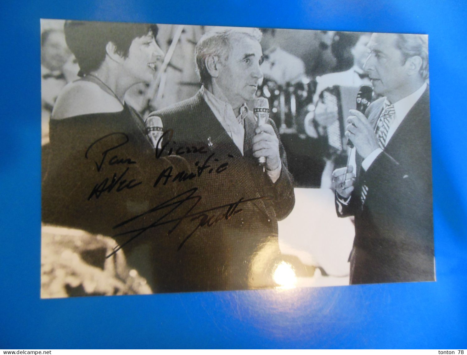 AUTOGRAPHE ORIGINAL DE CHARLES AZNAVOUR SUR PHOTO ORDI 10 X 15 - Zangers & Muzikanten