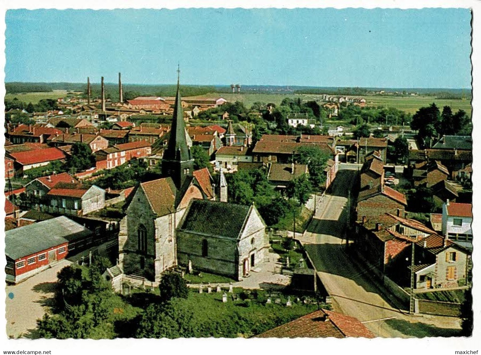 Pargny Sur Saulx - L'Eglise (3 Grandes Cheminées D'usines & 2 Chateaux D'eau Au Loin) Circulé 1990, Sous Enveloppe - Pargny Sur Saulx