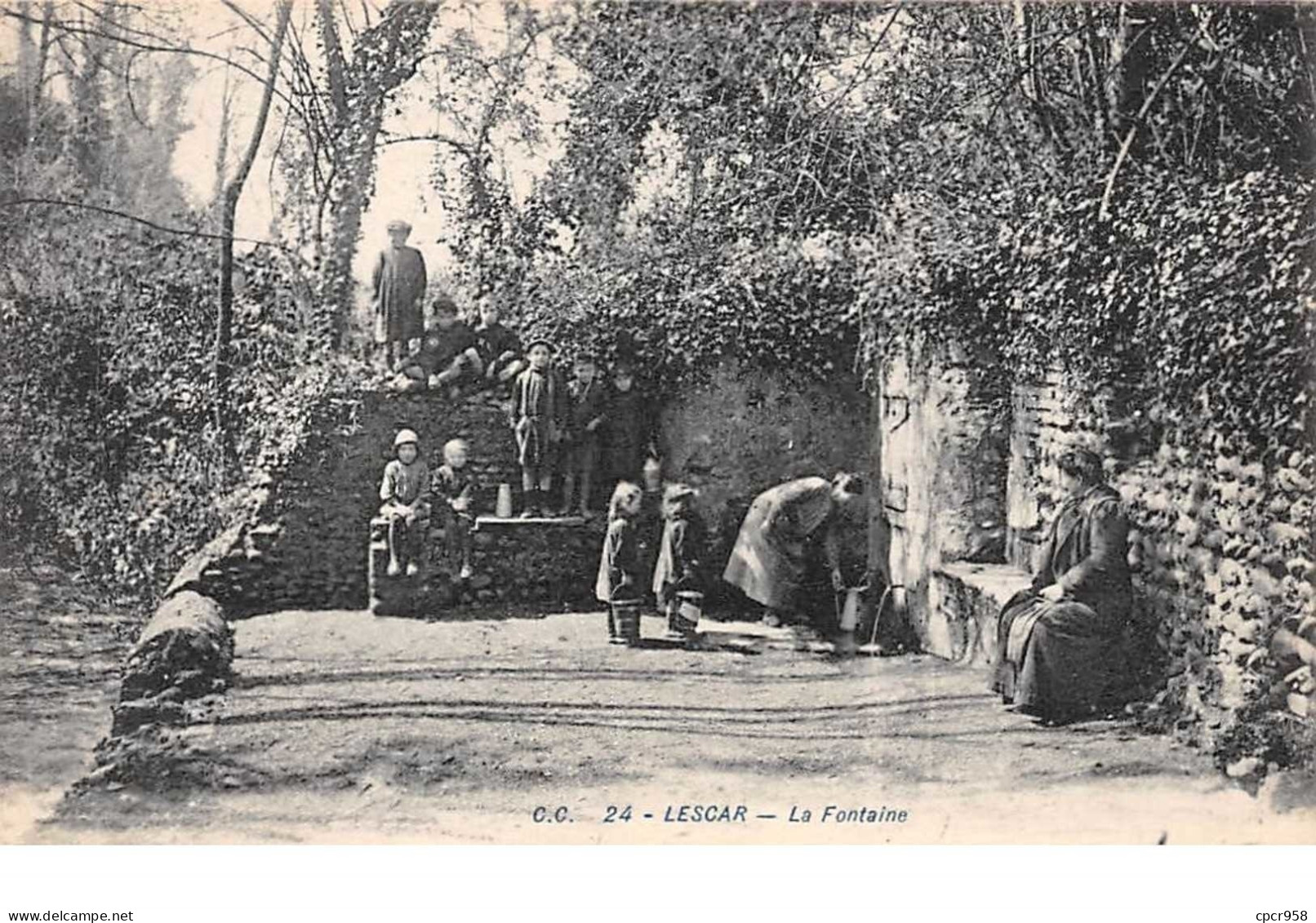 64. N°55172.lescar.la Fontaine - Lescar