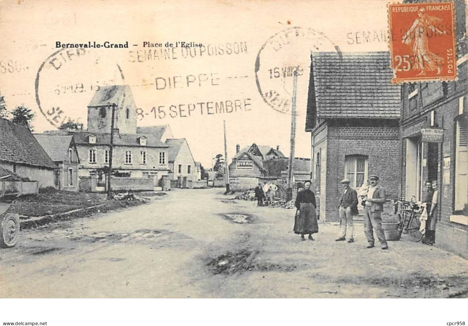 76. N°55398.berneval.place De L'eglise - Berneval