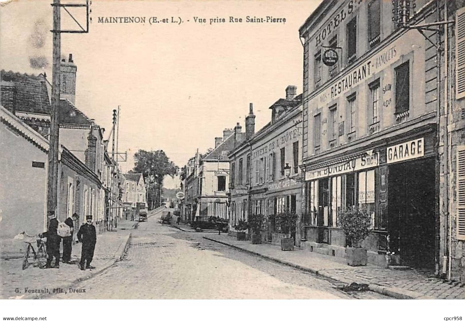 28 . N° 103399 .maintenon .hotel .restaurant .garage .vue Prise Rue St Pierre . - Maintenon