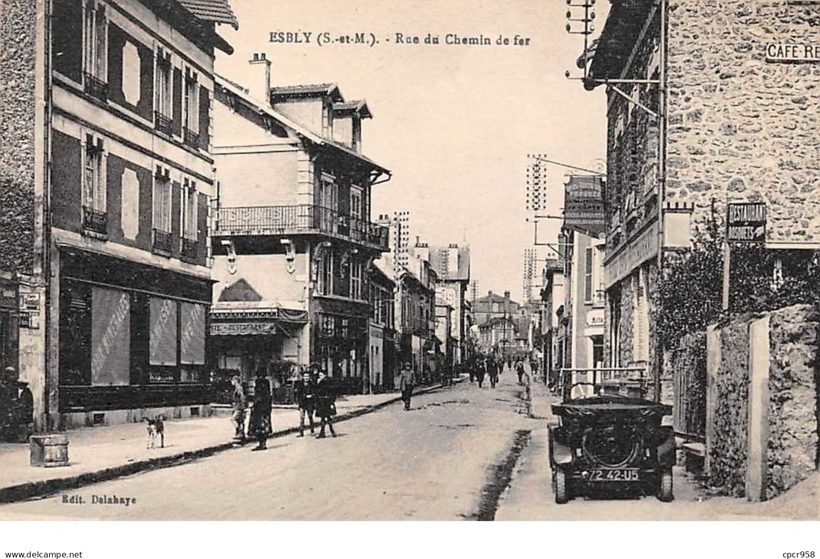 77. N° 104281 .rue Du Chemin De Fer .commerces . - Esbly