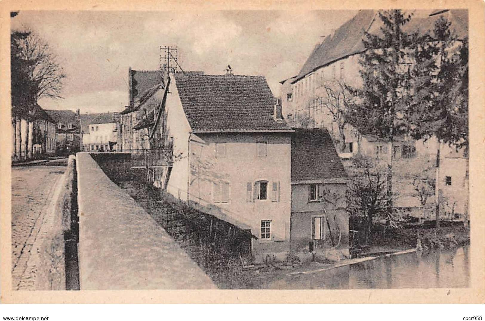 57  .n°  107466 .  Fenetrange  .rue De La Gare . - Fénétrange