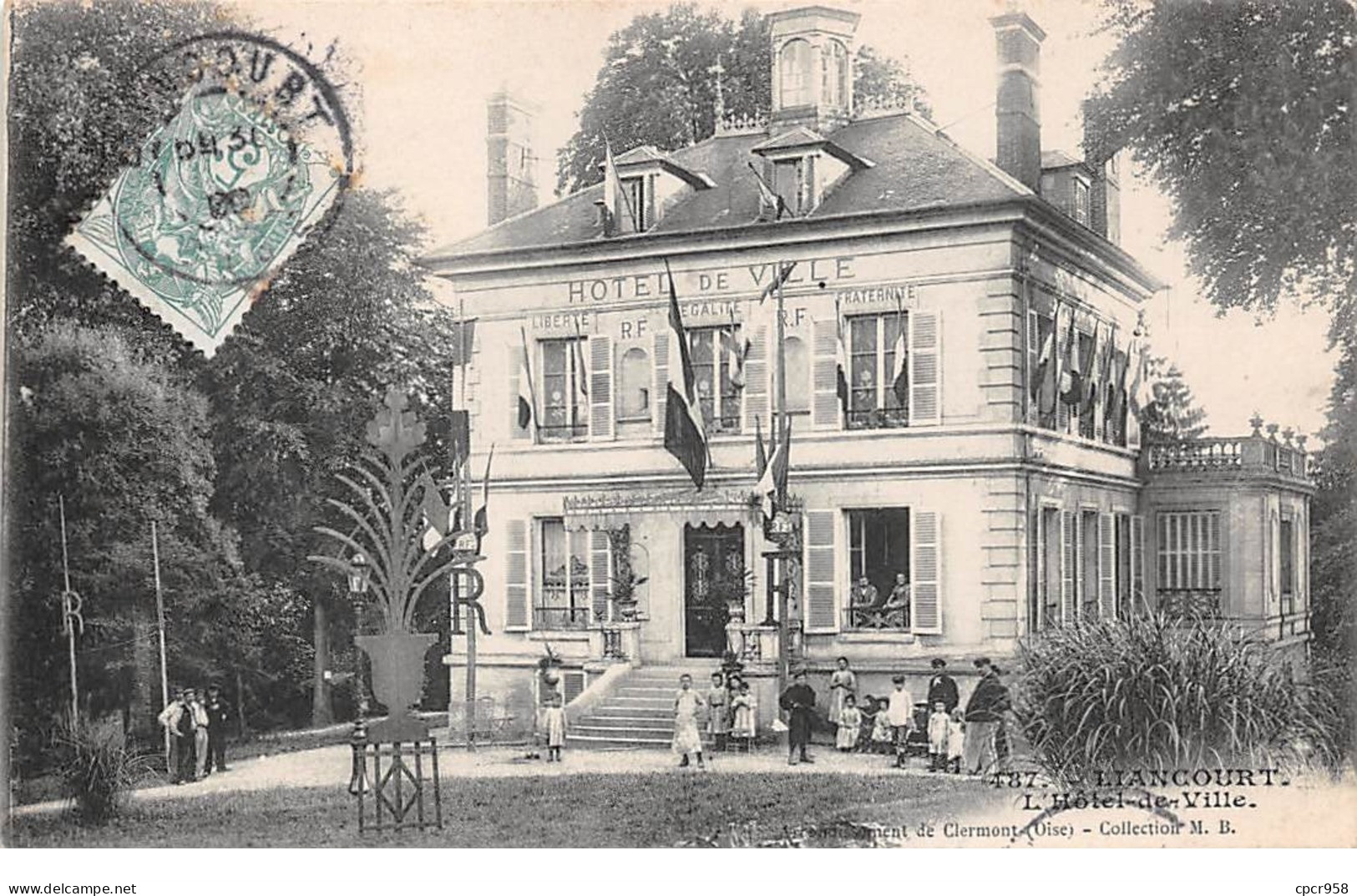 60  .n°  107528 . Liancourt .l Hotel De Ville .vue Generale . - Liancourt